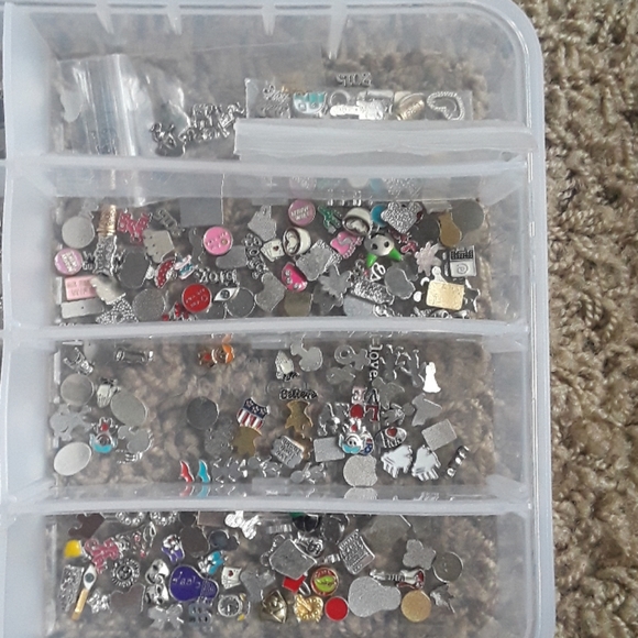 Origami owl type charms and lockets from Micheal's. Posting this for my daughter - Picture 5 of 6